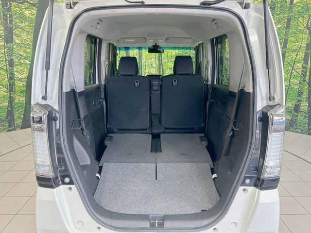 ���i�̂���������ʋ΁A���}���ɏ\���ȉ׎��X�y�[�X���m�ۂ��Ă���܂��B�Z�J���h�V�[�g��|���ƁA�傫�ȉו��̐ύڂ��\�ł���