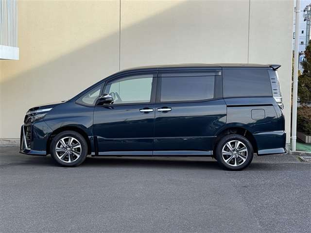 ヴォクシー2.0 ZS 煌II 4WD