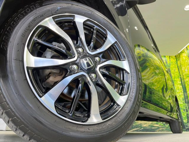 �y����14�C���`�A���~�z�C�[���z�O�ςɃ}�b�`���������A���~�z�C�[���𑕒����Ă���܂��B�e��ЊO�A���~�z�C�[����A�X�^�b�h���X�^�C�����戵�����Ă���܂��B���񂲑��k����������