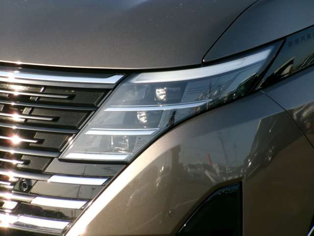 セレナ1.4 e-4ORCE ハイウェイスターV 4WD