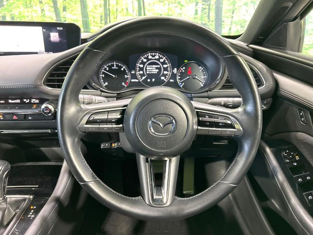 �y�����v�����X�e�A�����O�z�㎿�Ȋv���g�p���邱�ƂŁA��ɂ����������݂ƂĂ��^�]���₷���n���h���ł���