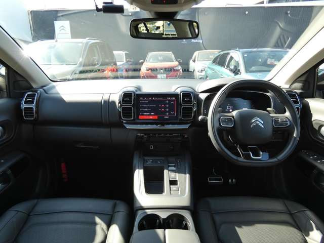 C5エアクロスSUVシャイン パック ブルーHDi ディーゼル