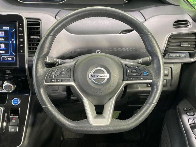 �y�����v�����X�e�A�����O�z�㎿�Ȋv���g�p���邱�ƂŁA��ɂ����������݂ƂĂ��^�]���₷���n���h���ł���