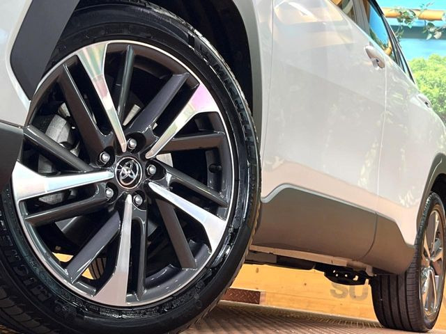 �y����18�C���`�A���~�z�C�[���z�O�ςɃ}�b�`���������A���~�z�C�[���𑕒����Ă���܂��B�e��ЊO�A���~�z�C�[����A�X�^�b�h���X�^�C�����戵�����Ă���܂��B���񂲑��k����������