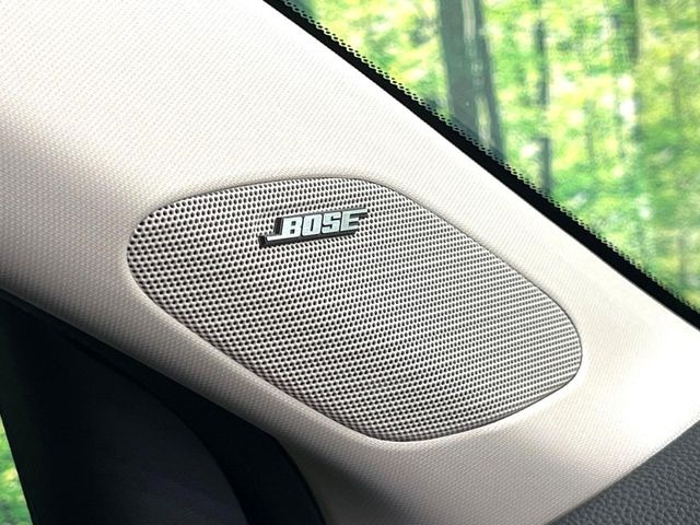 �yBOSE�T�E���h�V�X�e���z���[�J�[�I�v�V�����̍��i�ʃT�E���h�V�X�e���𓋍ځB��p�̃`���[�j���O���{���ꂽ�召�l�X�ȃX�s�[�J�[����ǎ��ȃT�E���h���t�ł��A�Տꊴ���ӂ�鉹����Ԃ����o���܂��B