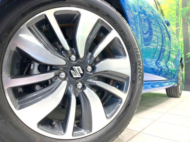 �y�����I�v�V����16�C���`�A���~�z�C�[���z�����I�v�V�����z�C�[���𑕒��B���s���\�̌���ɉ����A�O�ς����X�^�C���b�V���ɂȂ��Ă��܂��B