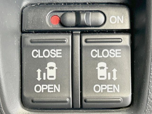 �y�����p���[�X���C�h�h�A�z�X�}�[�g�L�[��^�]�Ȃ̃X�C�b�`�Ō�ȗ����X���C�h�h�A�̊J���\���d��������͂����ăh�A���J����K�v�������A�����Ȃ��q�l�ł��ȒP�ɊJ���߂ł����K�ł���