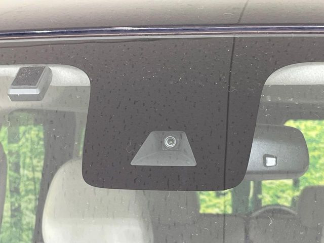 �y�C���e���W�F���g�G�}�[�W�F���V�[�u���[�L�z�t�����g�J�����őO���̎ԗ�����s�҂����m�B�Փ˂������Ȏ��͏Փ˔�Q�y���u���[�L���쓮�A�Փˉ�����T�|�[�g�B�����S�Ƀh���C�u�����y���݂��������܂��B