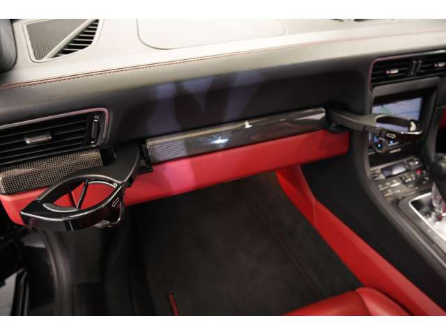 �h�����N�z���_�[����������Ă���̂ŁA���i�͖ܘ_�̂��Ƃ��o�����̍ۂɂ����K�ȃJ�[���C�t���T�|�[�g���Ă���܂��B