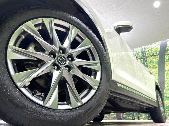 �y����19�C���`�A���~�z�C�[���z�O�ςɃ}�b�`���������A���~�z�C�[���𑕒����Ă���܂��B�e��ЊO�A���~�z�C�[����A�X�^�b�h���X�^�C�����戵�����Ă���܂��B���񂲑��k����������