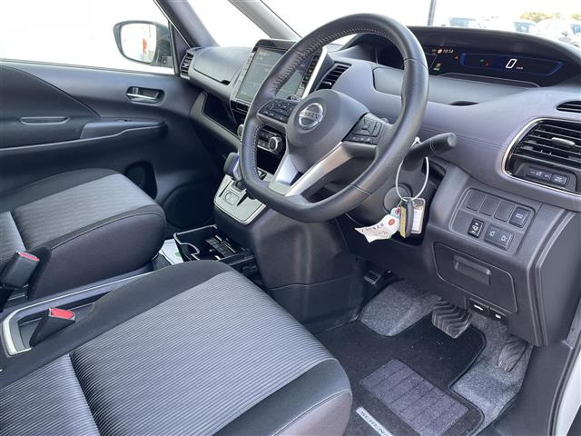 セレナ1.2 e-POWER ハイウェイスターV