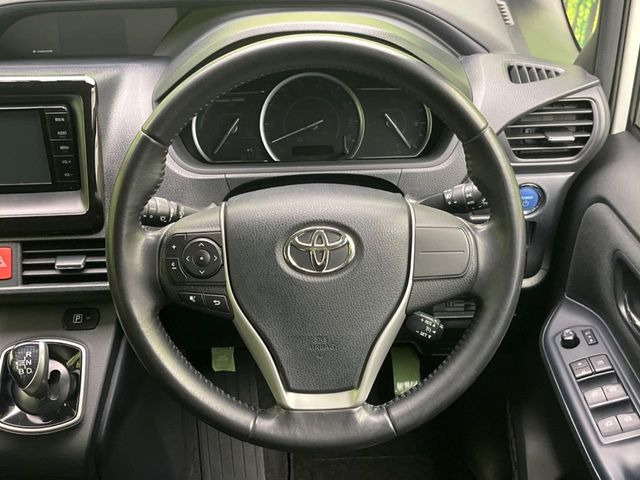 �y�����v�����X�e�A�����O�z�㎿�Ȋv���g�p���邱�ƂŁA��ɂ����������݂ƂĂ��^�]���₷���n���h���ł���