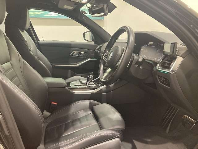 3シリーズセダン330e Mスポーツ