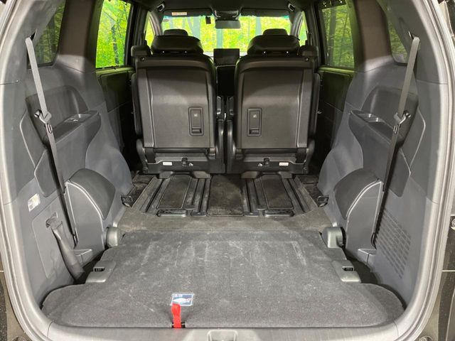 ���i�̂���������ʋ΁A���}���ɏ\���ȉ׎��X�y�[�X���m�ۂ��Ă���܂��B�Z�J���h�V�[�g��|���ƁA�傫�ȉו��̐ύڂ��\�ł���