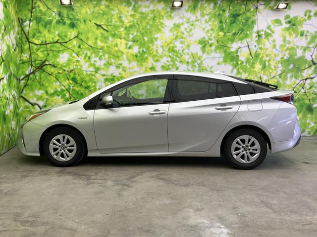 プリウス1.8 S