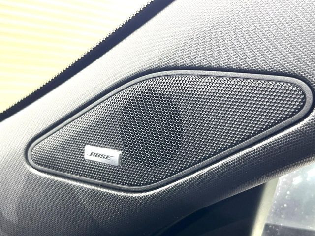 【BOSEサウンドシステム付き純正ナビ】充実のナビ機能はもちろん、高度なチューニング能力が搭載されており、高音質な音楽をお楽しみいただけます♪