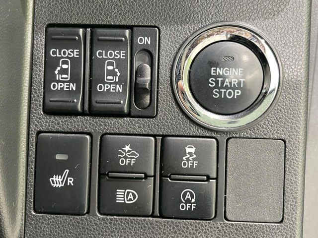 【両側パワースライドドア】スマートキーや運転席のスイッチで後席両側スライドドアの開閉が可能♪電動だから力を入れてドアを開ける必要が無く、小さなお子様でも簡単に開け閉めでき快適です♪