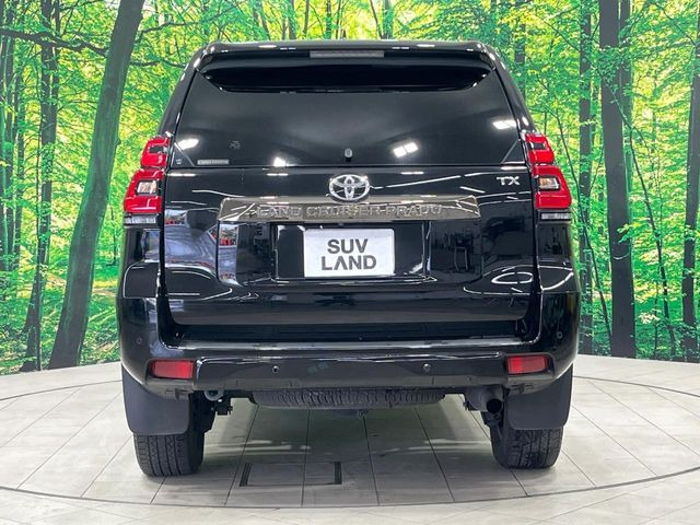 安心の最長10年・走行無制限保証(有償)をご用意。保証内容も充実はもちろん、無料点検&オイル交換や、年中無休の全国・24時間ロードサービスも付帯されておりますのでご安心下さい。