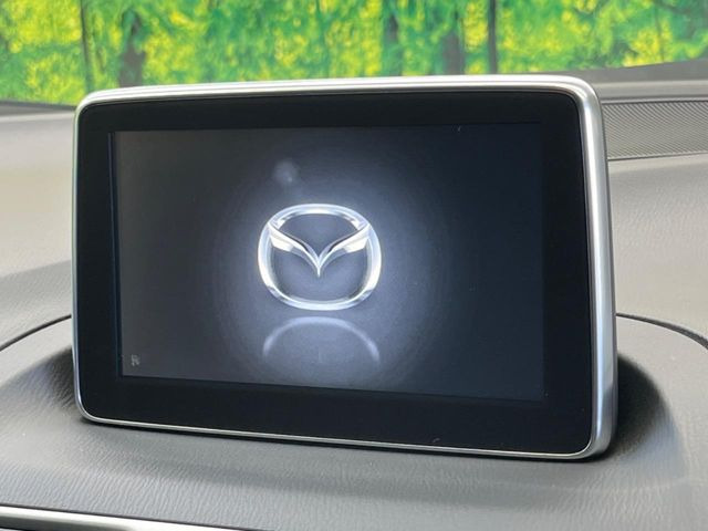 �y�}�c�_�R�l�N�g�i�r�z�ԓ��̕��͋C�Ƀ}�b�`������̌^�^�C�v�̃i�r�B�e����q�ݒ��Bluetooth�Đ����A�l�X�ȋ@�\���y���߂܂��B�����I�ȃ_�C�������삪�\�ŁA�g��������ǍD�ł��B