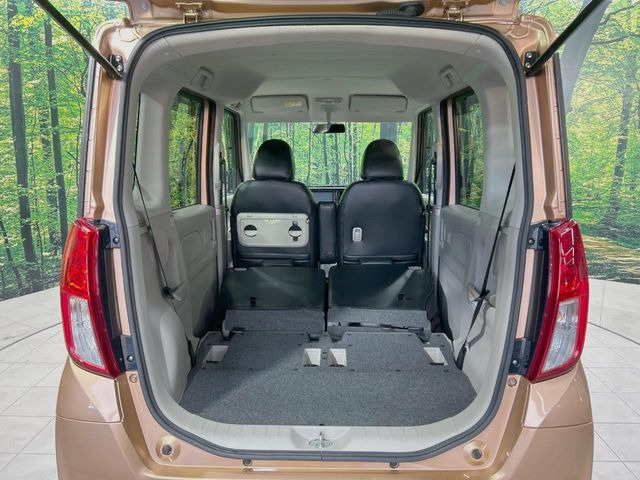 ���i�̂���������ʋ΁A���}���ɏ\���ȉ׎��X�y�[�X���m�ۂ��Ă���܂��B�Z�J���h�V�[�g��|���ƁA�傫�ȉו��̐ύڂ��\�ł���