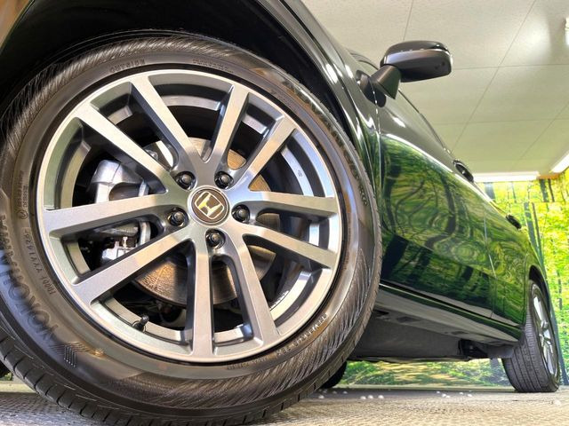 �y����18�C���`�A���~�z�C�[���z�O�ςɃ}�b�`���������A���~�z�C�[���𑕒����Ă���܂��B�e��ЊO�A���~�z�C�[����A�X�^�b�h���X�^�C�����戵�����Ă���܂��B���񂲑��k����������