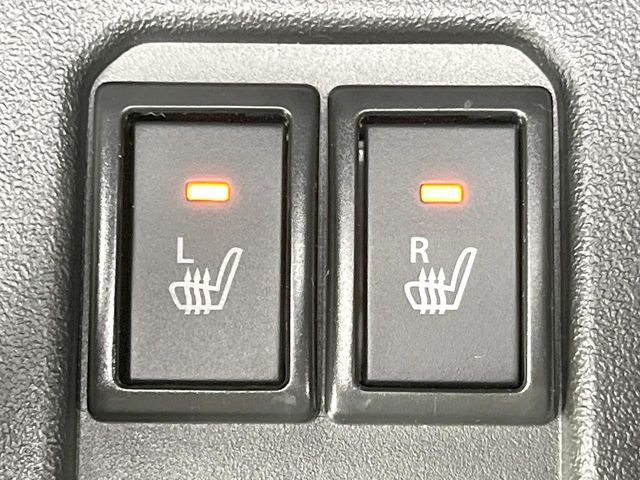 【シートヒーター】寒い日に重宝するシートヒーター!エアコンより早く温まってくれるので寒がりの人も安心ですね♪エアコンの温風は乾燥するから苦手、という方にもをおすすめです。