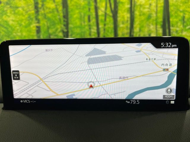 �y10.25�C���`�}�c�_�R�l�N�g�z�ԓ��̕��͋C�Ƀ}�b�`������^�f�B�X�v���C�B�X�}�z�ڑ��ł̃i�r�g�p��Bluetooth�Đ����A�l�X�ȋ@�\���y���߂܂��B�����I�ȃ_�C�������삪�\�ŁA�g��������ǍD�ł��B