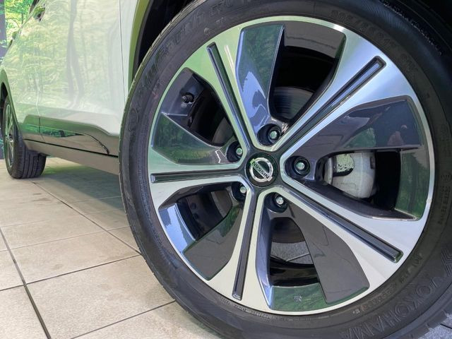 �y����17�C���`�A���~�z�C�[���z�O�ςɃ}�b�`���������A���~�z�C�[���𑕒����Ă���܂��B�e��ЊO�A���~�z�C�[����A�X�^�b�h���X�^�C�����戵�����Ă���܂��B���񂲑��k����������