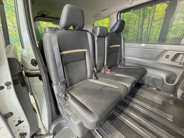 ���ڒ����̓E�H�[�N�X���[�ƂȂ��Ă���܂��B���ڂƎO��ڂ̈ړ�����~�肪�Ƃ��Ă��y�ɂȂ�̂ŁA���~��̍ۂ��X�g���X�������邱�Ƃ͂���܂����