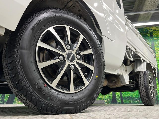 �y12�C���`�A���~�z�C�[���z�O�ςɃ}�b�`�����A���~�z�C�[���𑕒����Ă���܂��B�e��A���~�z�C�[����A�X�^�b�h���X�^�C�����戵�����Ă���܂��B���񂲑��k����������