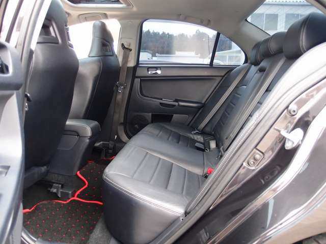 �l�C�̃����T�[�J�X�^���ԗ��̓���!�ߋ����𐮔��L�^���20���c���Ă���AVALDISPORT���t���G�A���ɃJ�[�{���{���l�b�g�ATEIN�ԍ����AWORK��ZR1018AW���^�X�̍��z�p�[�c�𑕔�