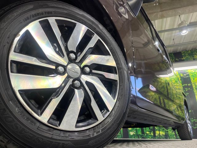 �y����14�C���`�A���~�z�C�[���z�O�ςɃ}�b�`���������A���~�z�C�[���𑕒����Ă���܂��B�e��ЊO�A���~�z�C�[����A�X�^�b�h���X�^�C�����戵�����Ă���܂��B���񂲑��k����������