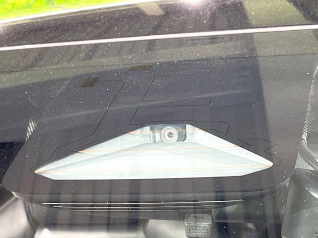 �y�g���^�Z�[�t�e�B�Z���X�z���s���ɑO���̎ԗ�����F�����A�Փ˂������Ȏ��͌x��ƃu���[�L�ŏՓˉ���Ɣ�Q�y�����A�V�X�g�B�����S�Ƀh���C�u�����y���݂��������܂��B