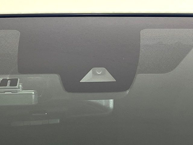 �y�C���e���W�F���g�G�}�[�W�F���V�[�u���[�L�z�t�����g�J�����őO���̎ԗ�����s�҂����m�B�Փ˂������Ȏ��͏Փ˔�Q�y���u���[�L���쓮�A�Փˉ�����T�|�[�g�B�����S�Ƀh���C�u�����y���݂��������܂��B