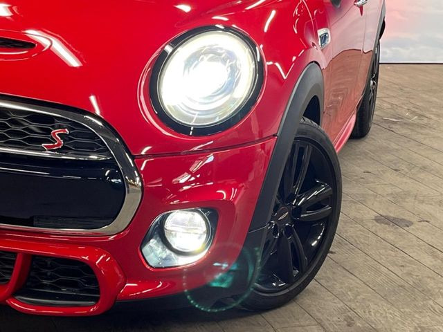 ��LED�w�b�h���C�g:��ԑ��s�����ǍD�Ȏ��E���m�ۂ����S���ĉ^�]�ł��鍂�P�xLED�w�b�h���C�g�𑕔�!�_�����x�������A����d�͂��}�����Ă��܂��B