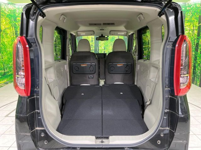 ���i�̂���������ʋ΁A���}���ɏ\���ȉ׎��X�y�[�X���m�ۂ��Ă���܂��B�Z�J���h�V�[�g��|���ƁA�傫�ȉו��̐ύڂ��\�ł���