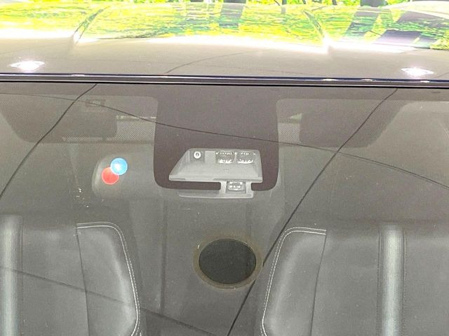 �y�g���^�Z�[�t�e�B�Z���XC�z���s���ɑO���̎ԗ�����F�����A�Փ˂������Ȏ��͌x��ƃu���[�L�ŏՓˉ���Ɣ�Q�y�����A�V�X�g�B�����S�Ƀh���C�u�����y���݂��������܂��B