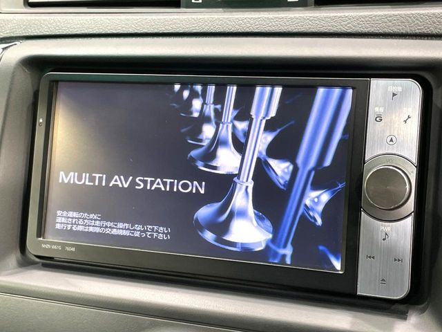 �y�����i�r�z�l�C�̏����i�r�𑕔����Ă���܂��B�i�r�̎g���₷���͂������A�I�[�f�B�I�@�\���[��!�L�����v�◷�s�͂������A�ʋ΂┃�����ȂǕ��i�̃h���C�u���y�����Ȃ�͂���