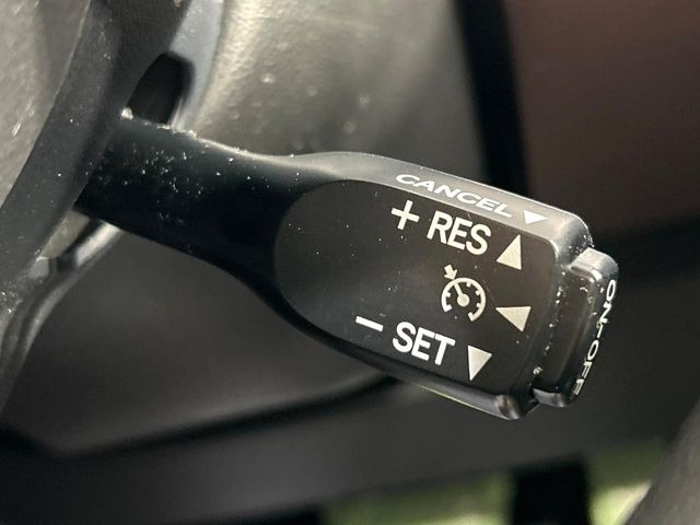 �y�N���[�Y�R���g���[���z�������H�����N���N���s�B�A�N�Z���𗣂��Ă���葬�x�ő��s���ł��A�������^�]���̕��S���y��!�����E�������ȒP�ȃX�C�b�`����Œ����ł��܂��B