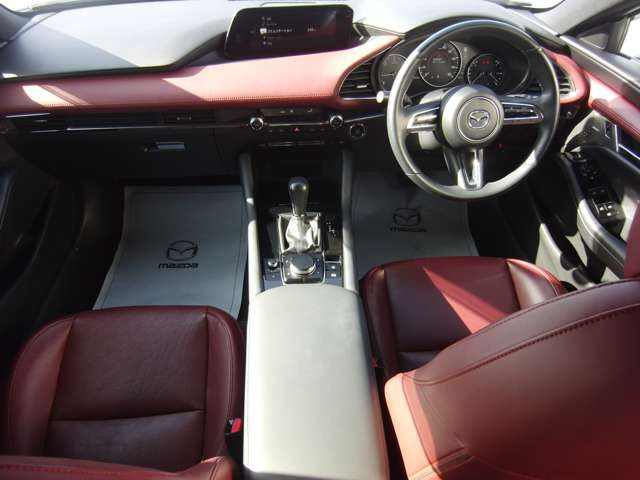 MAZDA3ファストバック1.8 XD バーガンディ セレクション 4WD