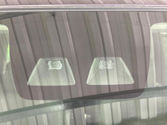 �y�X�}�[�g�A�V�X�g�z���s���ɑO���̎ԗ�����F�����A�Փ˂������Ȏ��͌x��ƃu���[�L�ŏՓˉ���Ɣ�Q�y�����A�V�X�g�B�����S�Ƀh���C�u�����y���݂��������܂��B