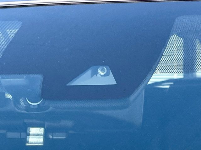 �y�C���e���W�F���g�G�}�[�W�F���V�[�u���[�L�z�t�����g�J�����őO���̎ԗ�����s�҂����m�B�Փ˂������Ȏ��͏Փ˔�Q�y���u���[�L���쓮�A�Փˉ�����T�|�[�g�B�����S�Ƀh���C�u�����y���݂��������܂��B