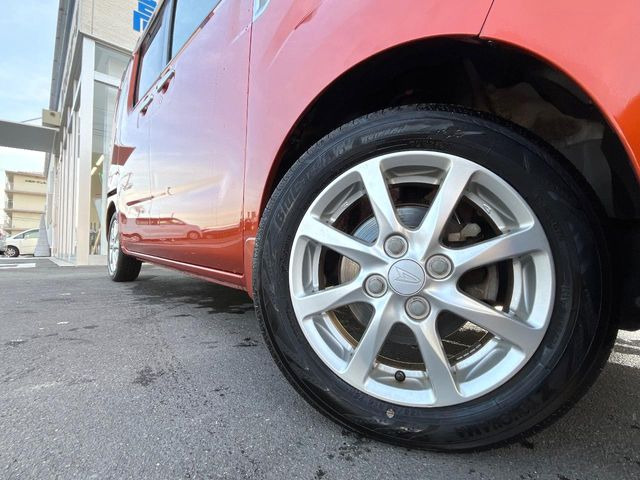 �y�����A���~�z�C�[���z�O�ςɃ}�b�`���������A���~�z�C�[���𑕒����Ă���܂��B�e��ЊO�A���~�z�C�[����A�X�^�b�h���X�^�C�����戵�����Ă���܂��B���񂲑��k����������