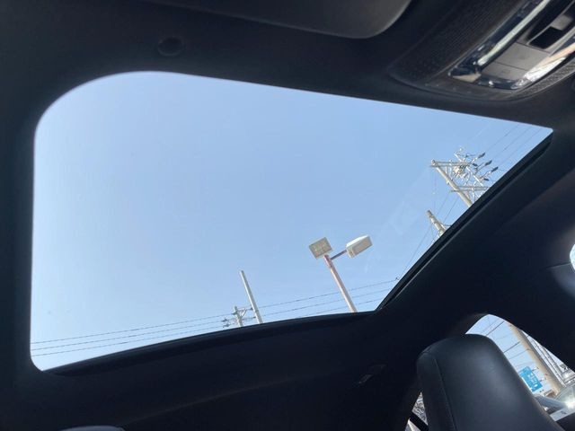 ���p�m���~�b�N�X���C�f�B���O���[�t::�唗�͂̃p�m���}���[�t�́A�㕔���Ȃɂ܂ő����Ă���A�J���I�ȋ�Ԃ����y���݂��������܂��B