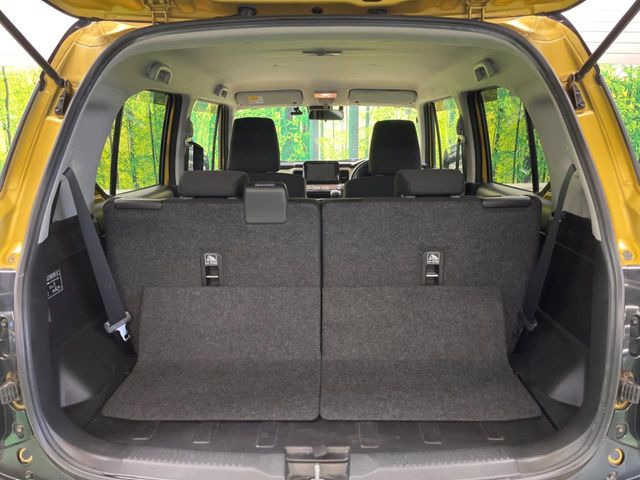 ���i�̂���������ʋ΁A���}���ɏ\���ȉ׎��X�y�[�X���m�ۂ��Ă���܂��B�Z�J���h�V�[�g��|���ƁA�傫�ȉו��̐ύڂ��\�ł���