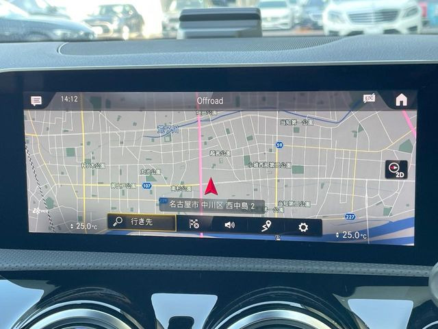 �������i�r:��̊��̂���i�r�́A����������ԓ������o���Ă���܂��BBluetooth�Đ��ȂǃI�[�f�B�I�@�\���[�����Ă���܂��̂ŁA�^�]�����y���߂܂���