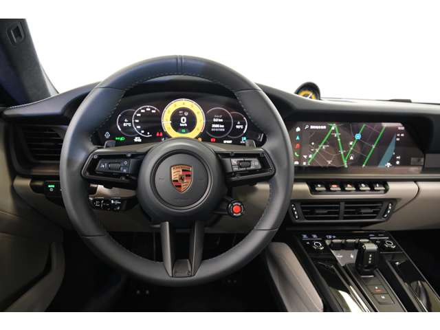 �q�[�^�[�tGT�X�|�[�c�X�e�A�����O�z�C�[���́A����₷���K�x�ȑ����Ə㎿�ȃ��U�[�d�グ�ɂ��A�_�C���N�g�Ő��m�ȑ��Ǌ��������B