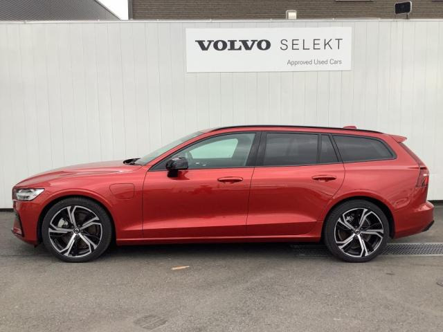 V60リチャージ PHEV T6 AWD アルティメット 4WD