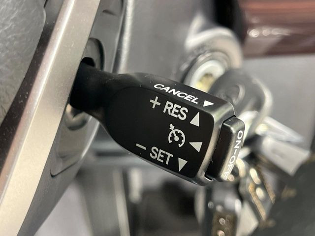 �y�N���[�Y�R���g���[���z�������H�����N���N���s�B�A�N�Z���𗣂��Ă���葬�x�ő��s���ł��A�������^�]���̕��S���y��!�����E�������ȒP�ȃX�C�b�`����Œ����ł��܂��B