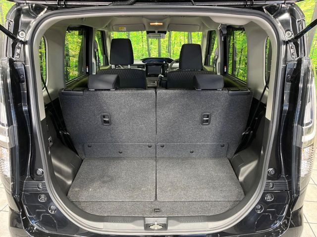 ���i�̂���������ʋ΁A���}���ɏ\���ȉ׎��X�y�[�X���m�ۂ��Ă���܂��B�Z�J���h�V�[�g��|���ƁA�傫�ȉו��̐ύڂ��\�ł���